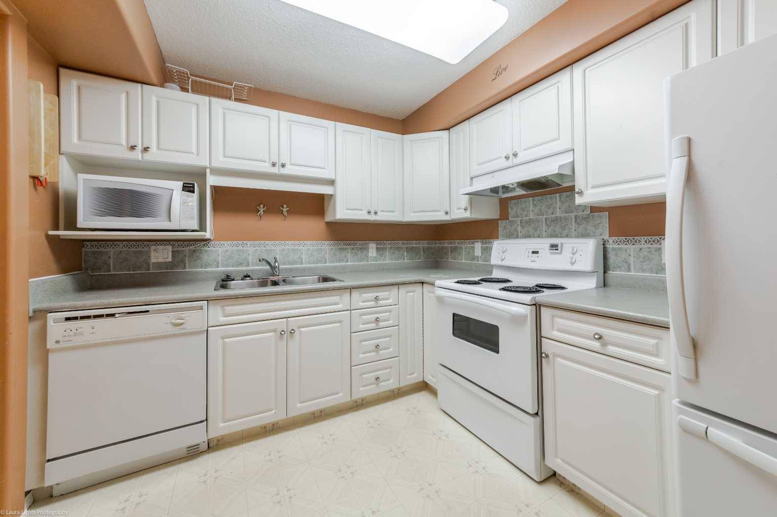 Lloydminster, AB T9V 0K4,5116 49 ST #106