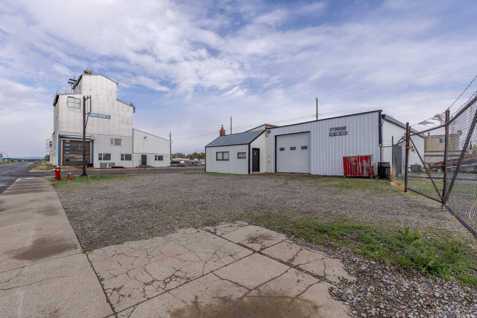 201 & 215 15 ST, Fort Macleod, AB T0L0Z0