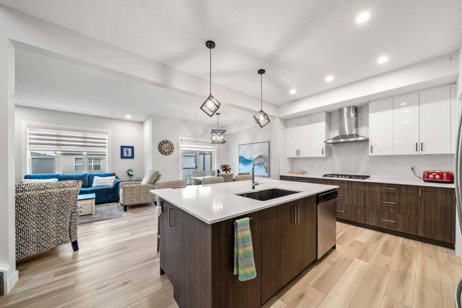 77 Amblehurst WAY Northwest, Calgary, AB T3P 2A2