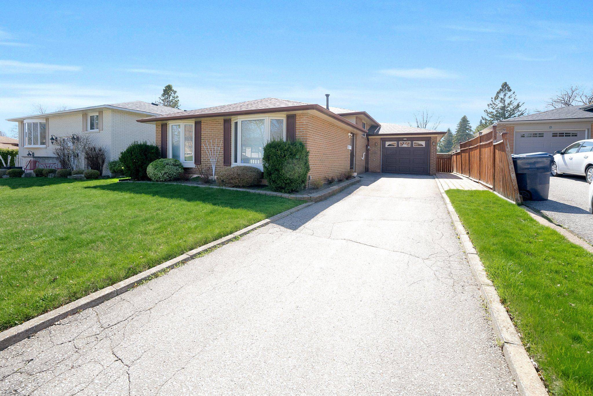 Toronto E10, ON M1C 2B6,6 Langevin CRES