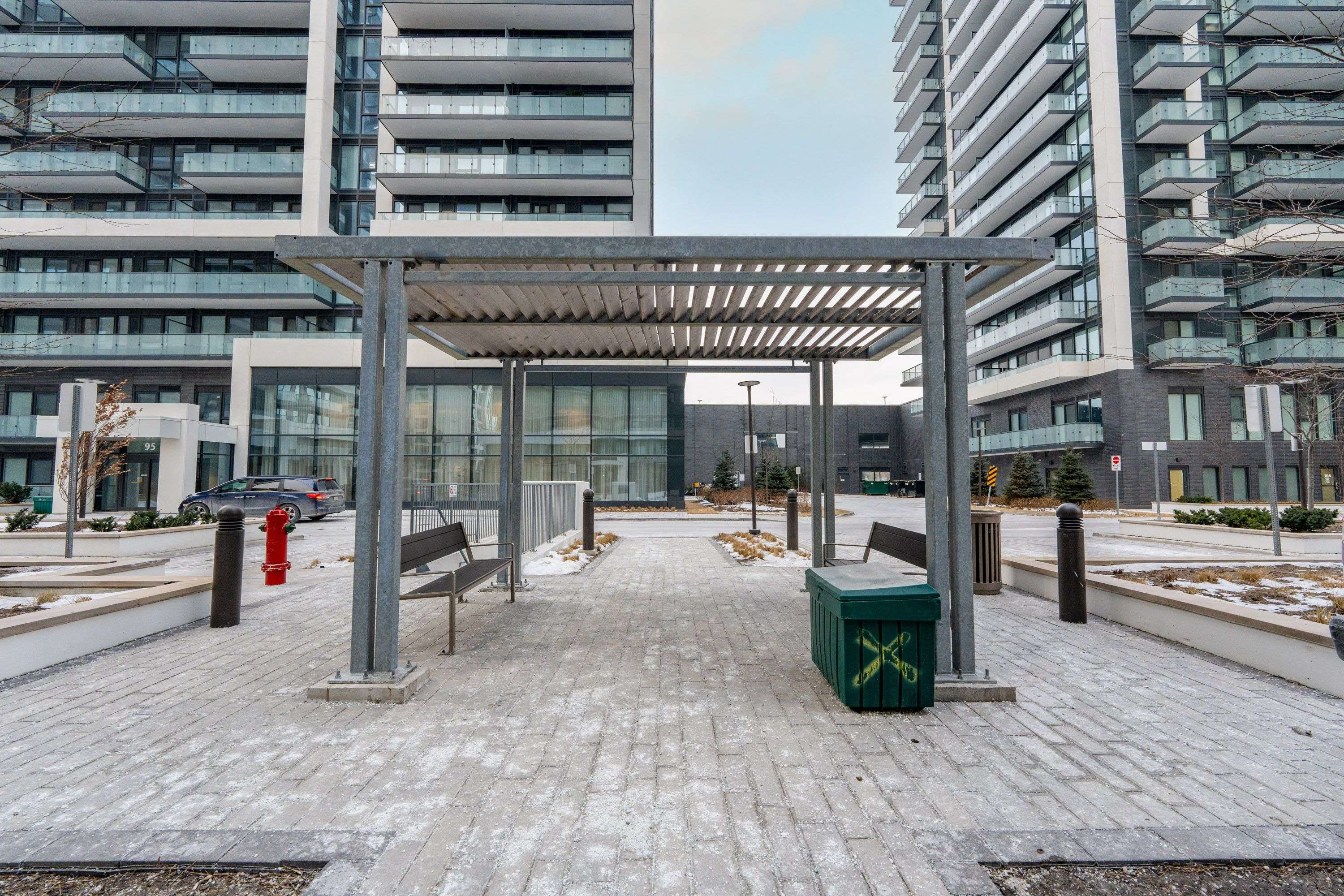Richmond Hill, ON L4B 0H4,85 Oneida CRES #1514