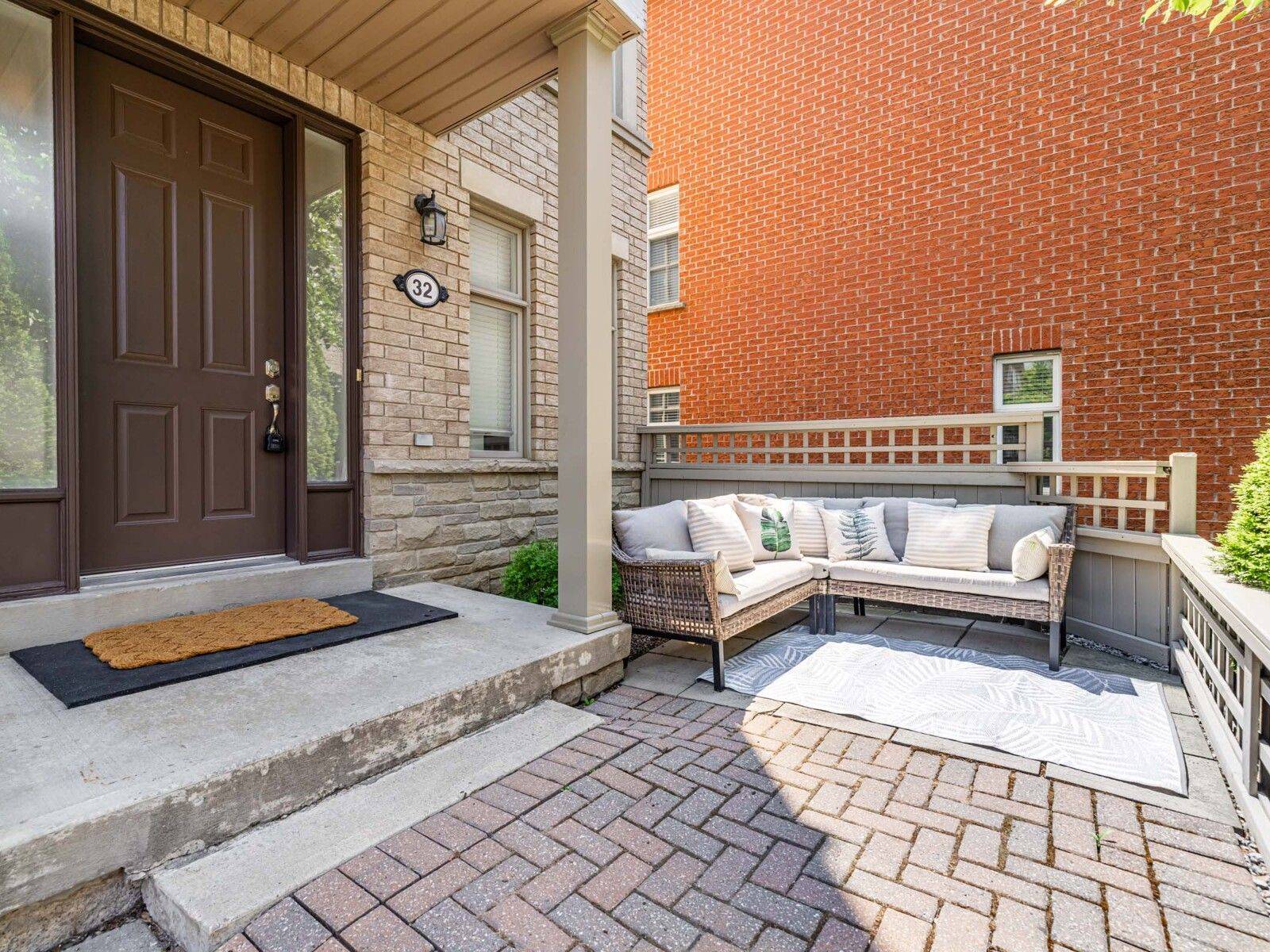 Vaughan, ON L4L 3S3,32 Helen ST