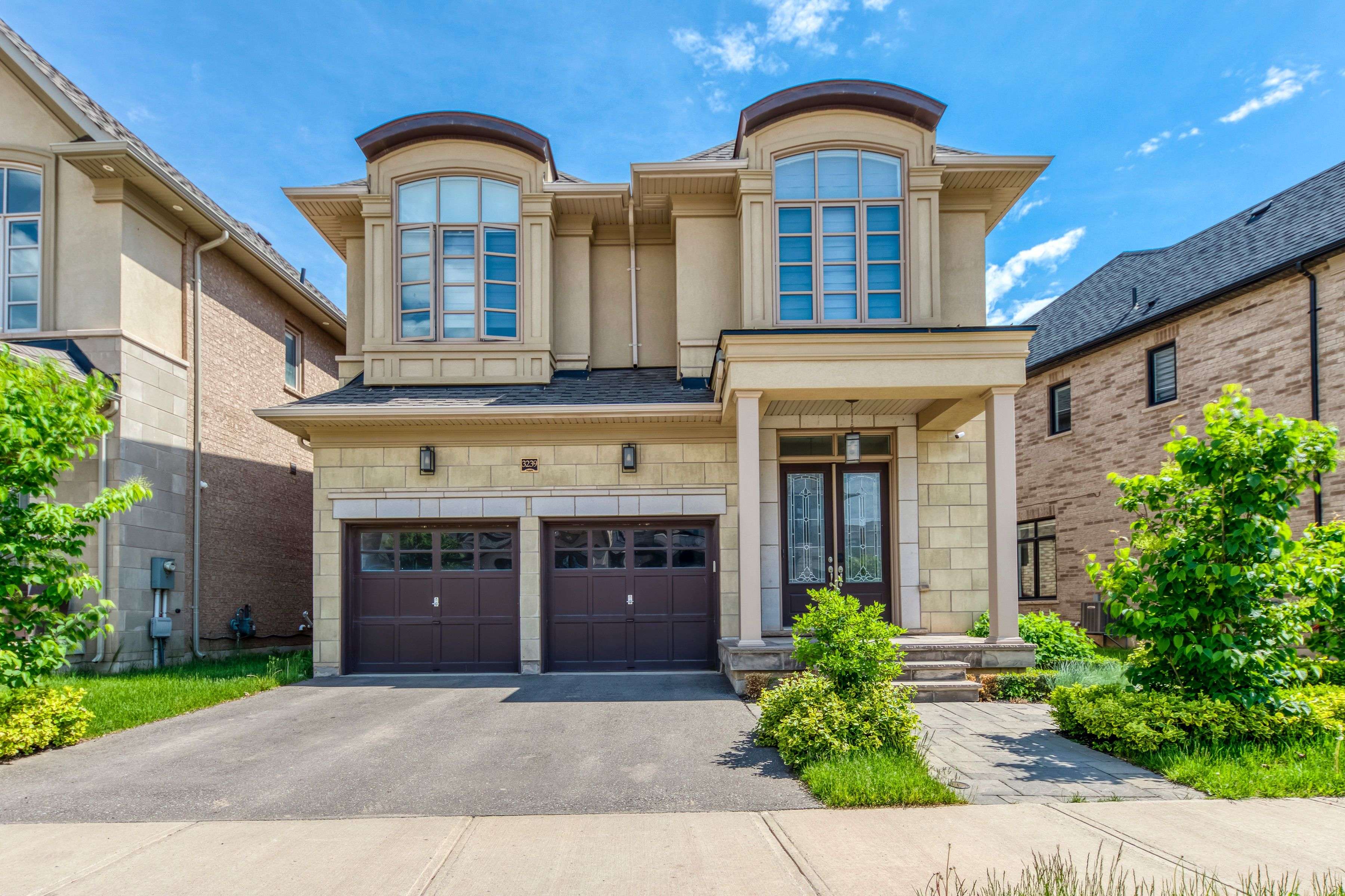 3239 Millicent AVE, Oakville, ON L6H 0V8