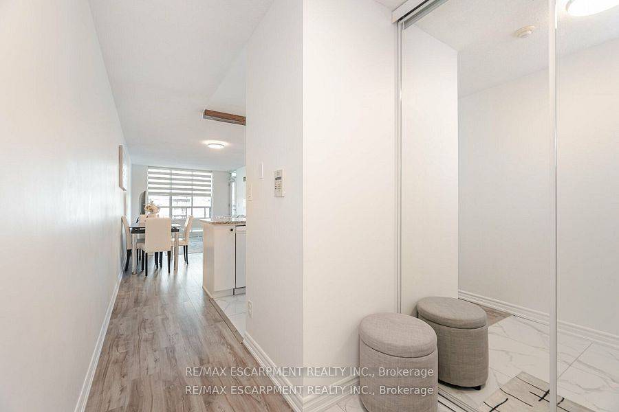 Mississauga, ON L5B 0C8,335 Rathburn RD W #1617
