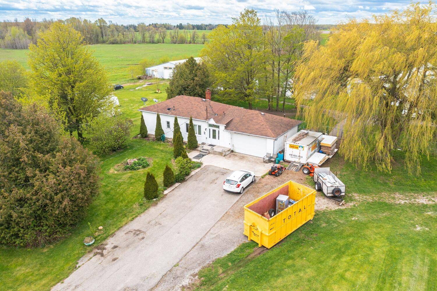 Caledon, ON L7K 2K8,18330 Mountainview RD