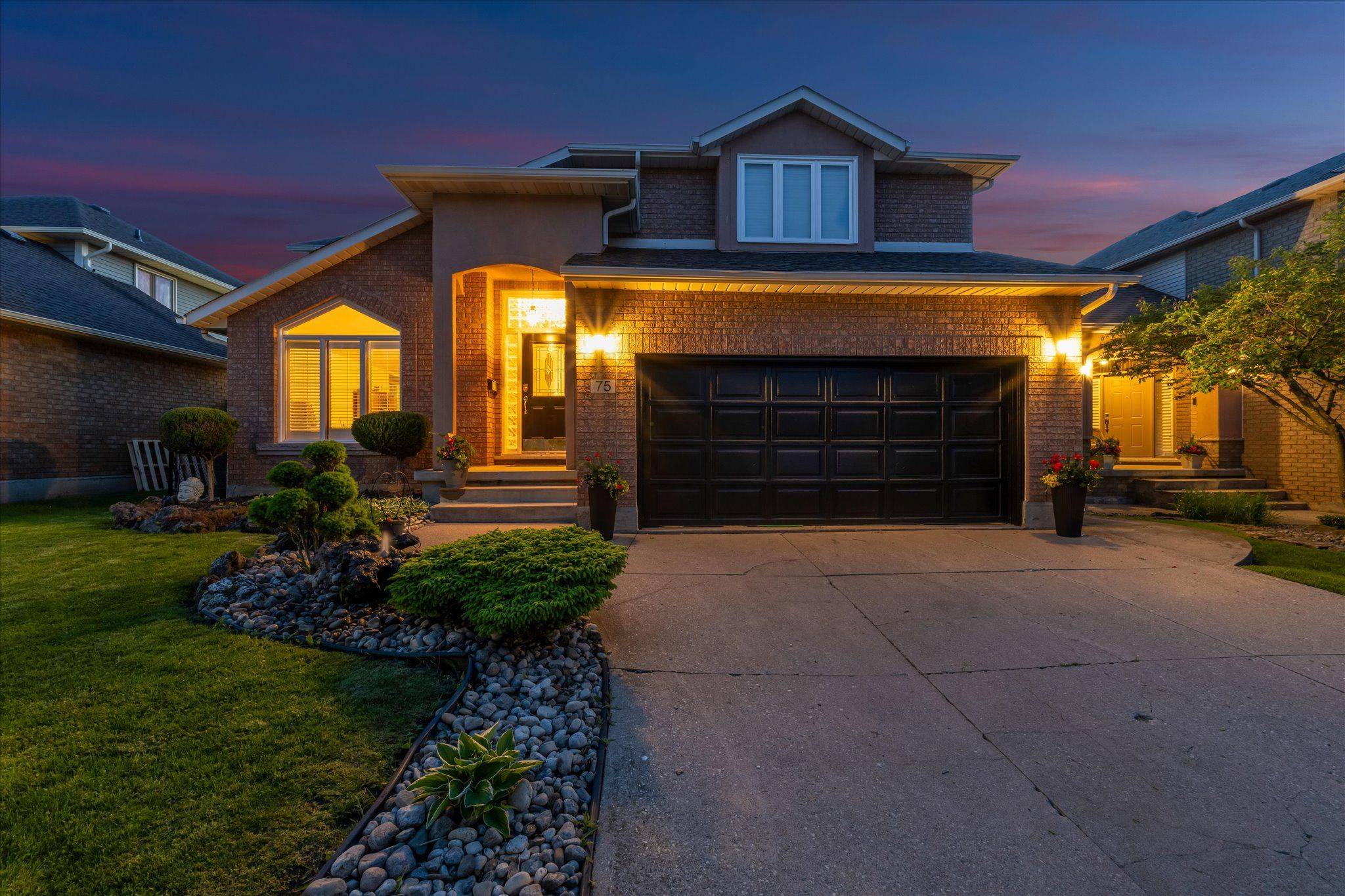 Hamilton, ON L8J 2T9,75 Gatestone DR