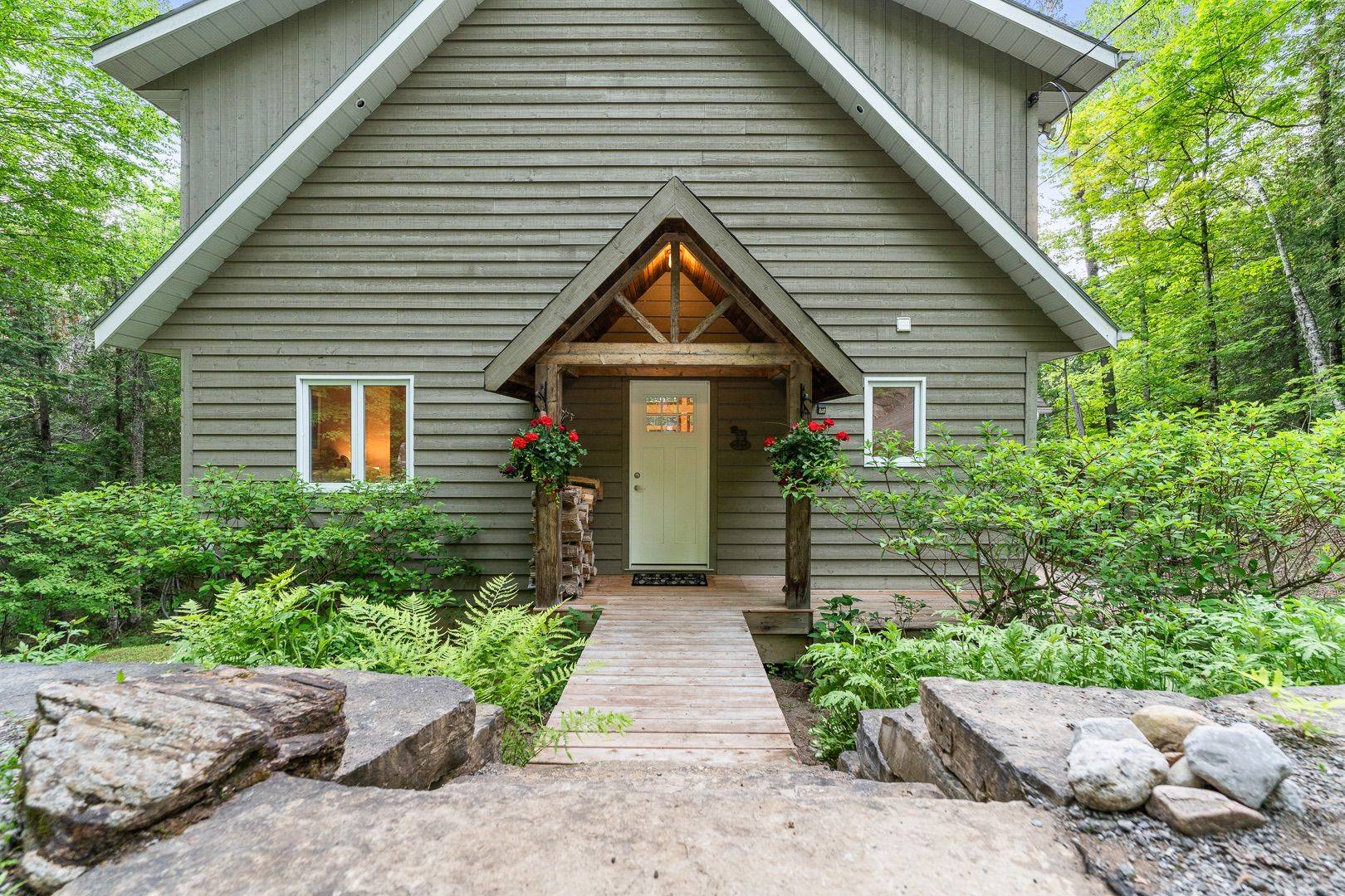 Trent Lakes, ON K0M 2A0,922 Salmon Lake RD