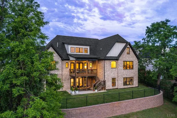 1836 Lake Manor DR, Forest, VA 24551