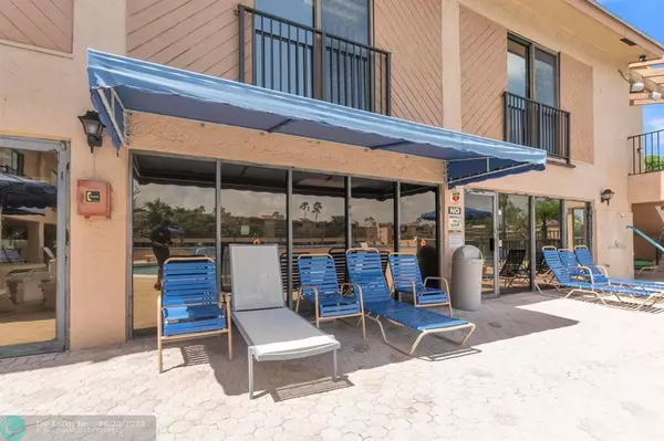Margate, FL 33063,7340 Lake Circle Dr #301