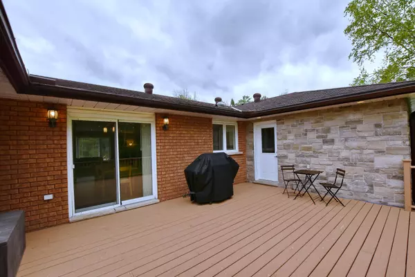 Wasaga Beach, ON L9Z 2W3,48 INDIANOLA CRES