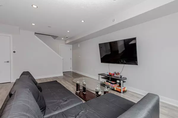 Brampton, ON L7A 4S3,100 Dufay RD #100