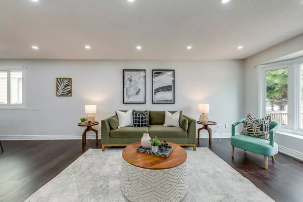 Hamilton, ON L6K 3J7,11 Drakes DR