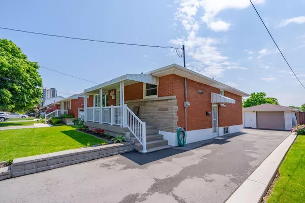 Hamilton, ON L8G 2A8,84 Blanmora DR