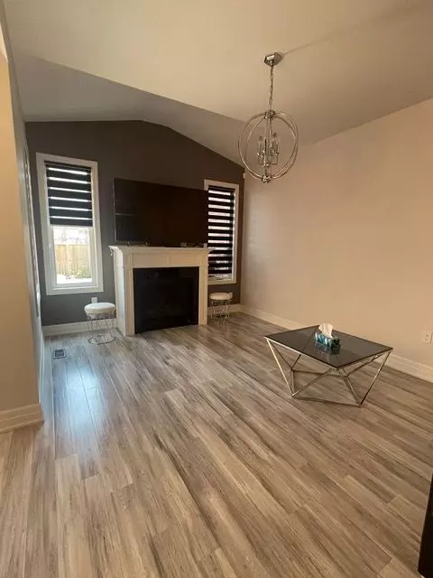 Niagara Falls, ON L2G 0X5,4308 Shuttleworth DR