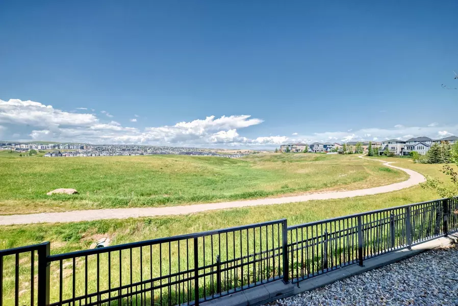 905 Evansridge PARK Northwest, Calgary, AB T3P 0N7