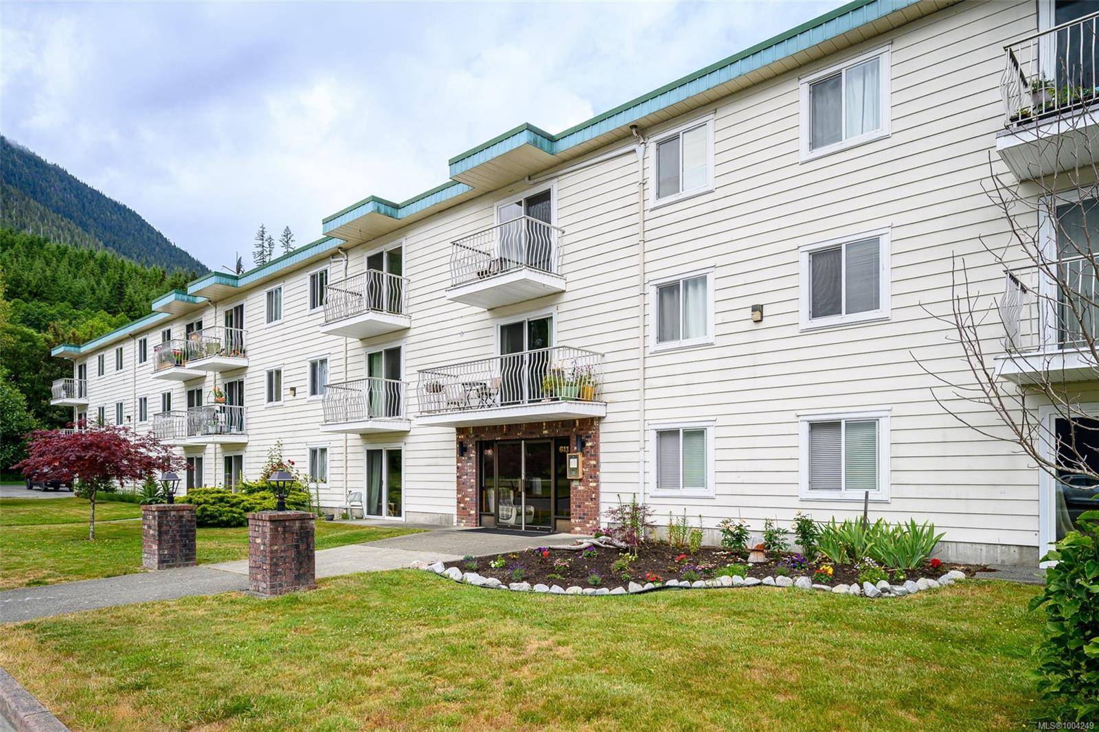 Sayward, BC V0P 1R0,611 MacMillan Dr #107