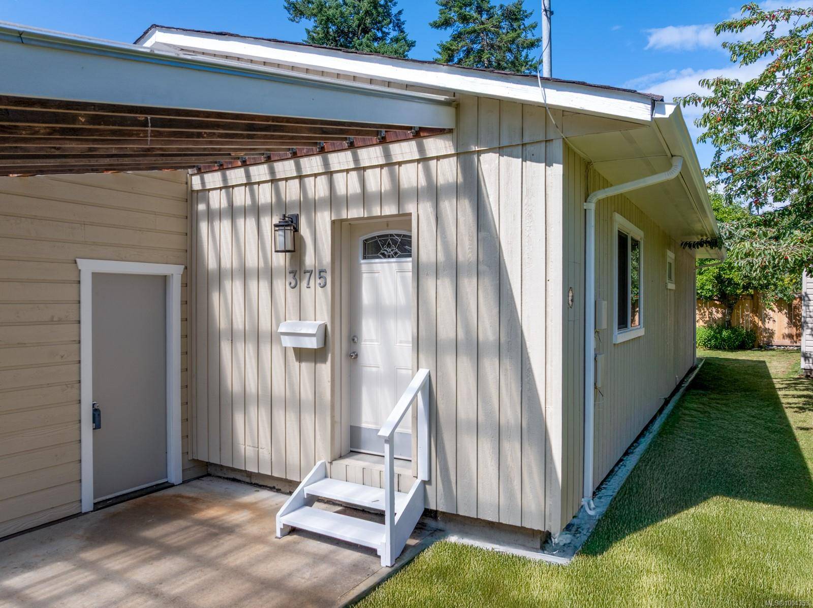 Comox, BC V9M 2C1,375 Church St