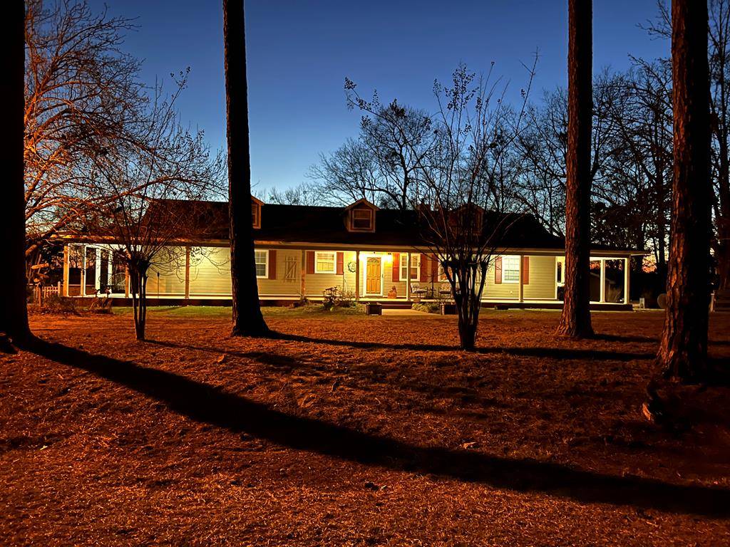 340 South Lakeview Drive, Abbeville, AL 36310