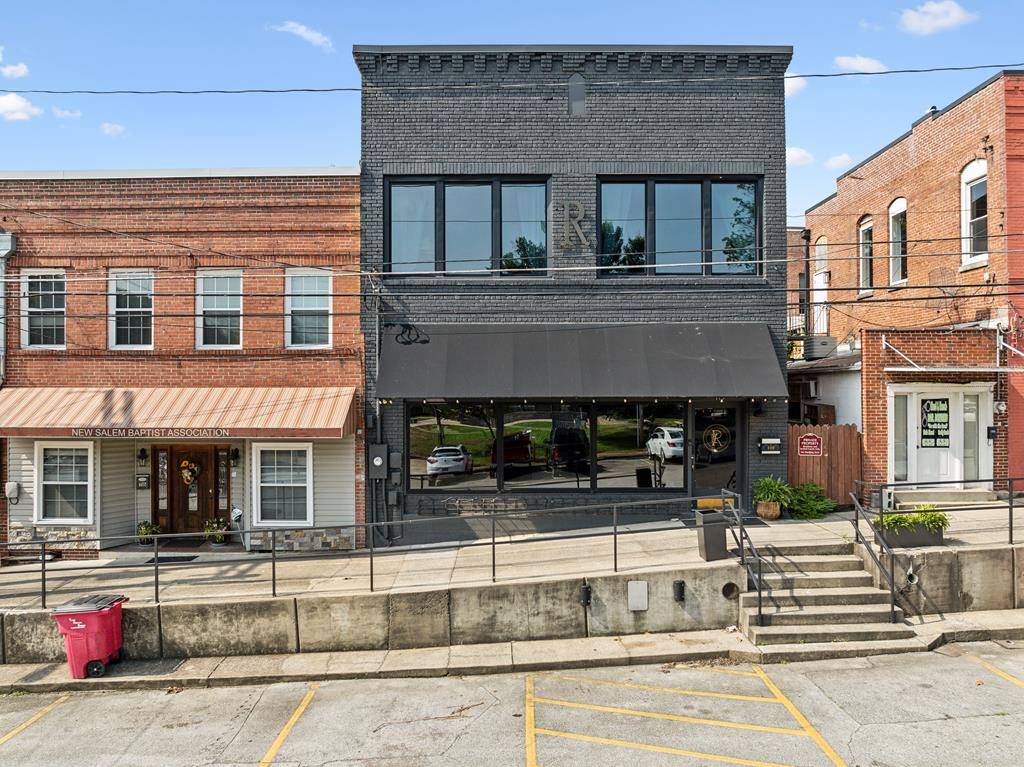 110 W Third Ave, Carthage, TN 37030