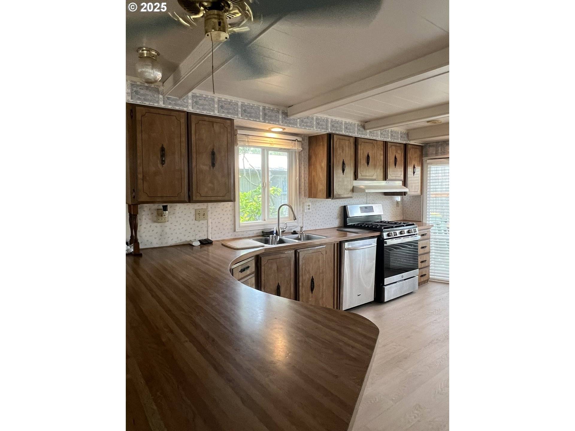 Florence, OR 97439,1600 RHODODENDRON DR #171