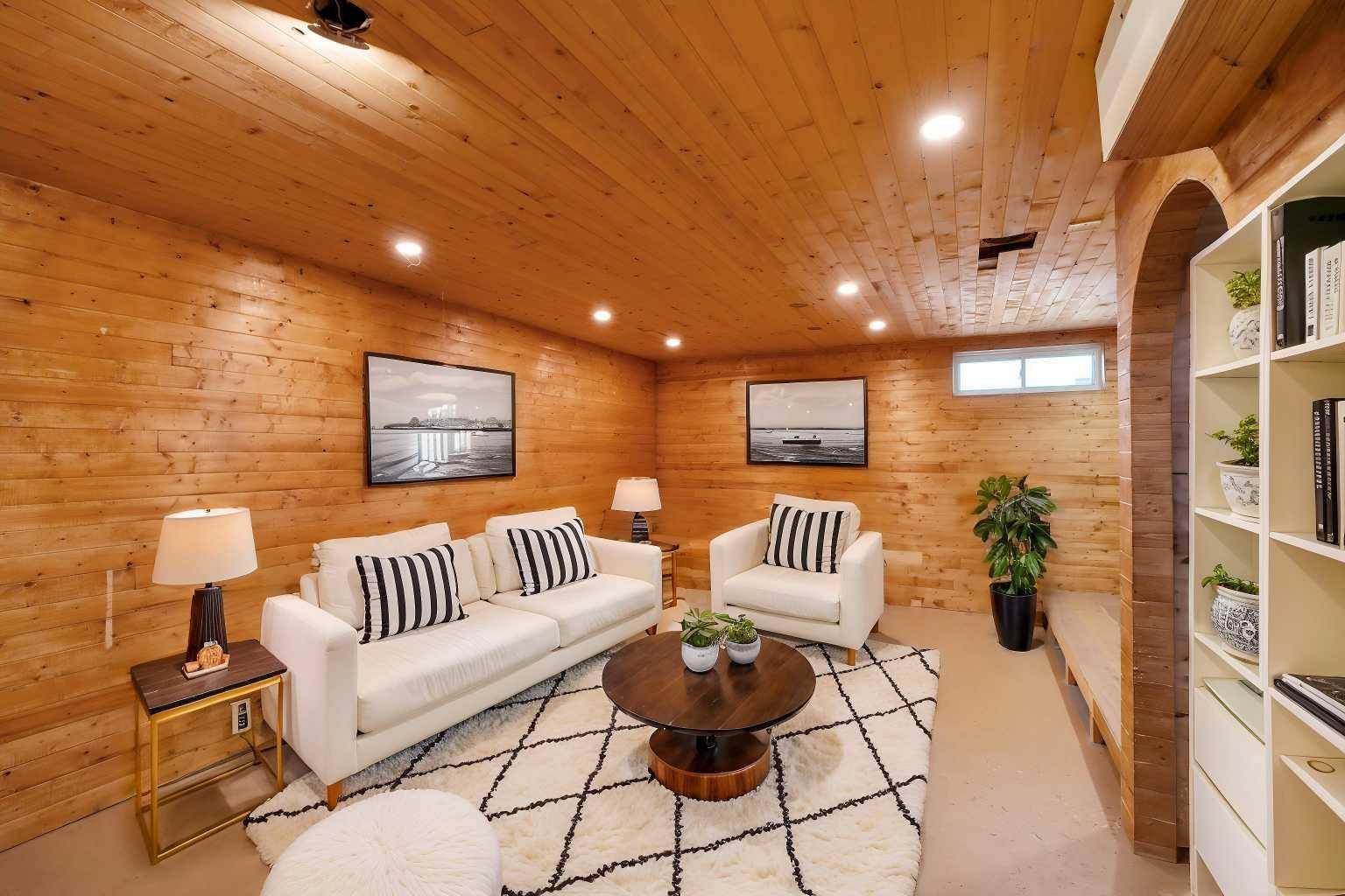 Calgary, AB T2W 1V2,12112 Canfield RD SW