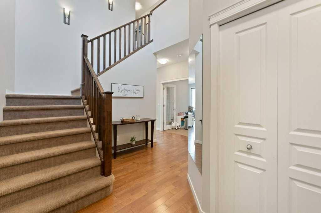 Calgary, AB T3M 0N3,552 Auburn Bay DR SE