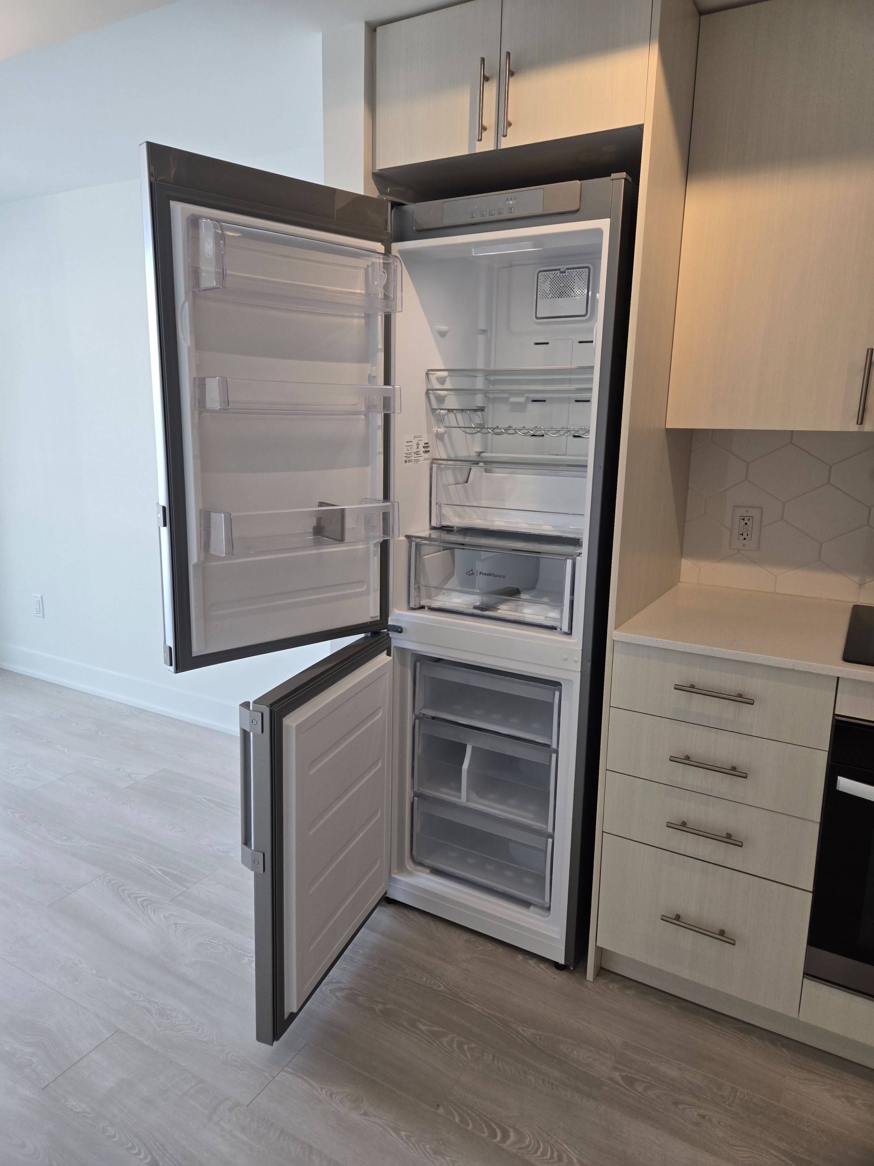 Oshawa, ON L1L 0W3,2545 Simcoe ST N #1020