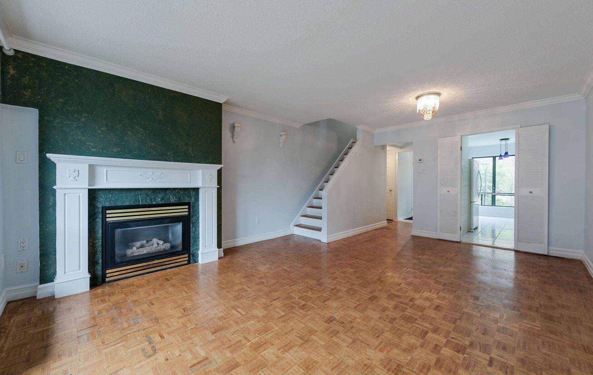 Toronto E08, ON M1E 4S5,28 Livingston RD #70