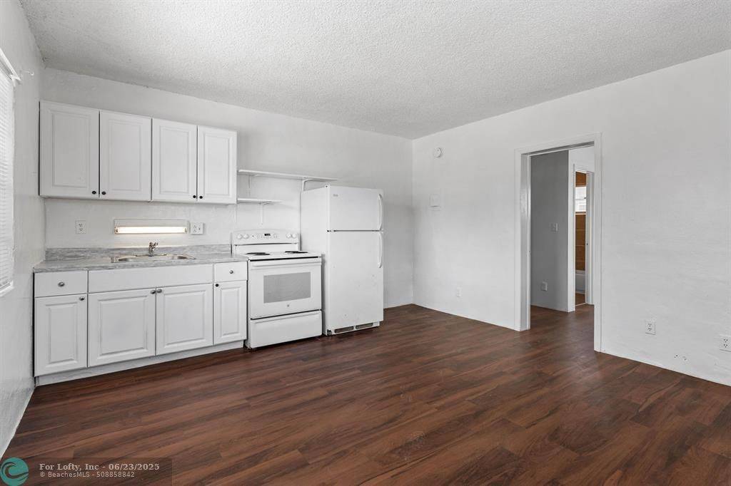 Deerfield Beach, FL 33441,271 SW 1st St #1