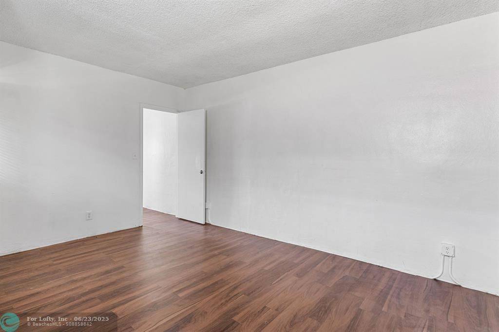 Deerfield Beach, FL 33441,271 SW 1st St #1