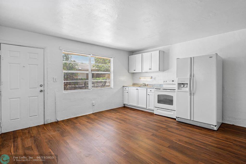 Deerfield Beach, FL 33441,279 SW 1st St #1