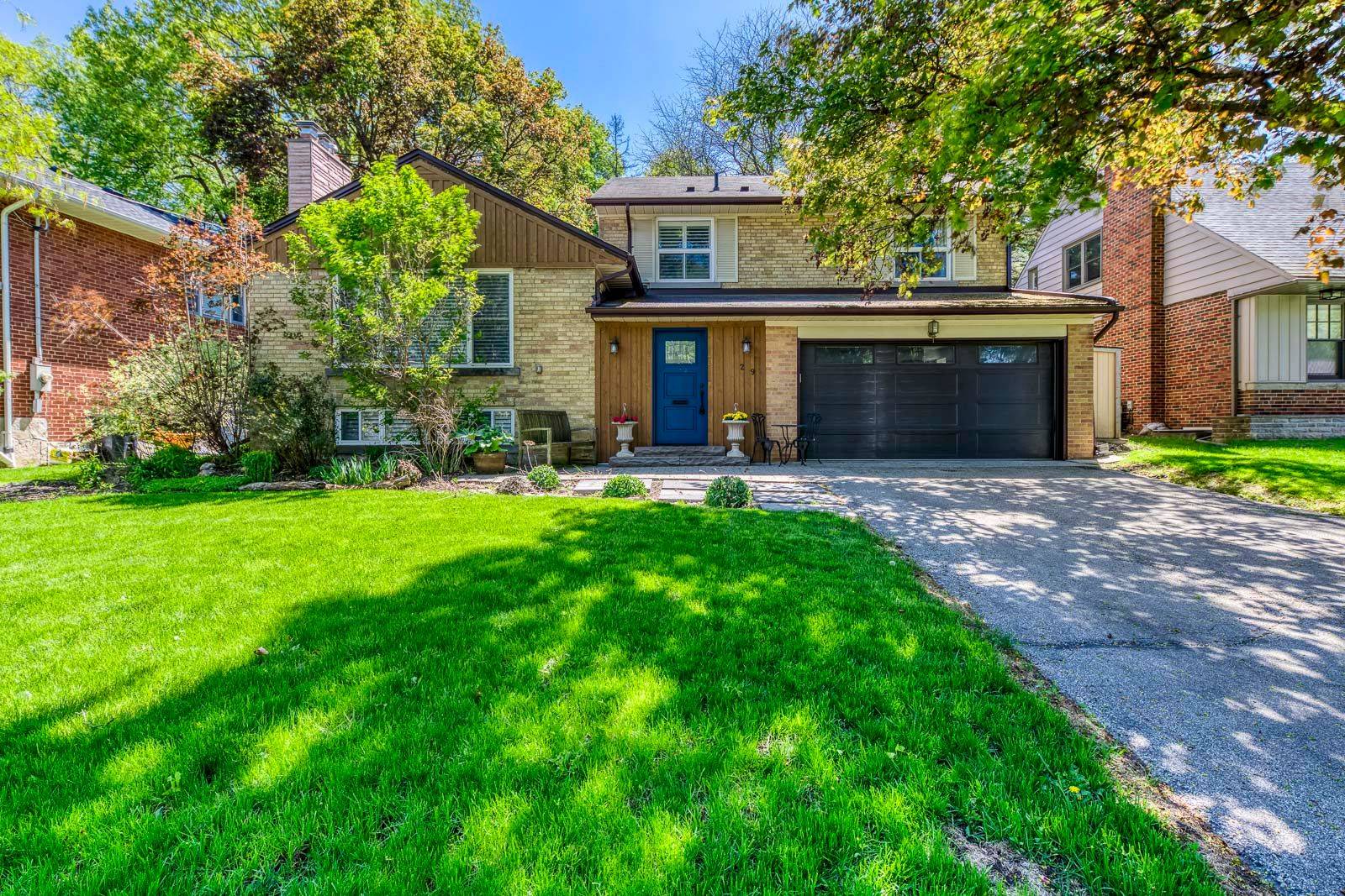 29 Pinehurst CRES, Toronto W08, ON M9A 3A4