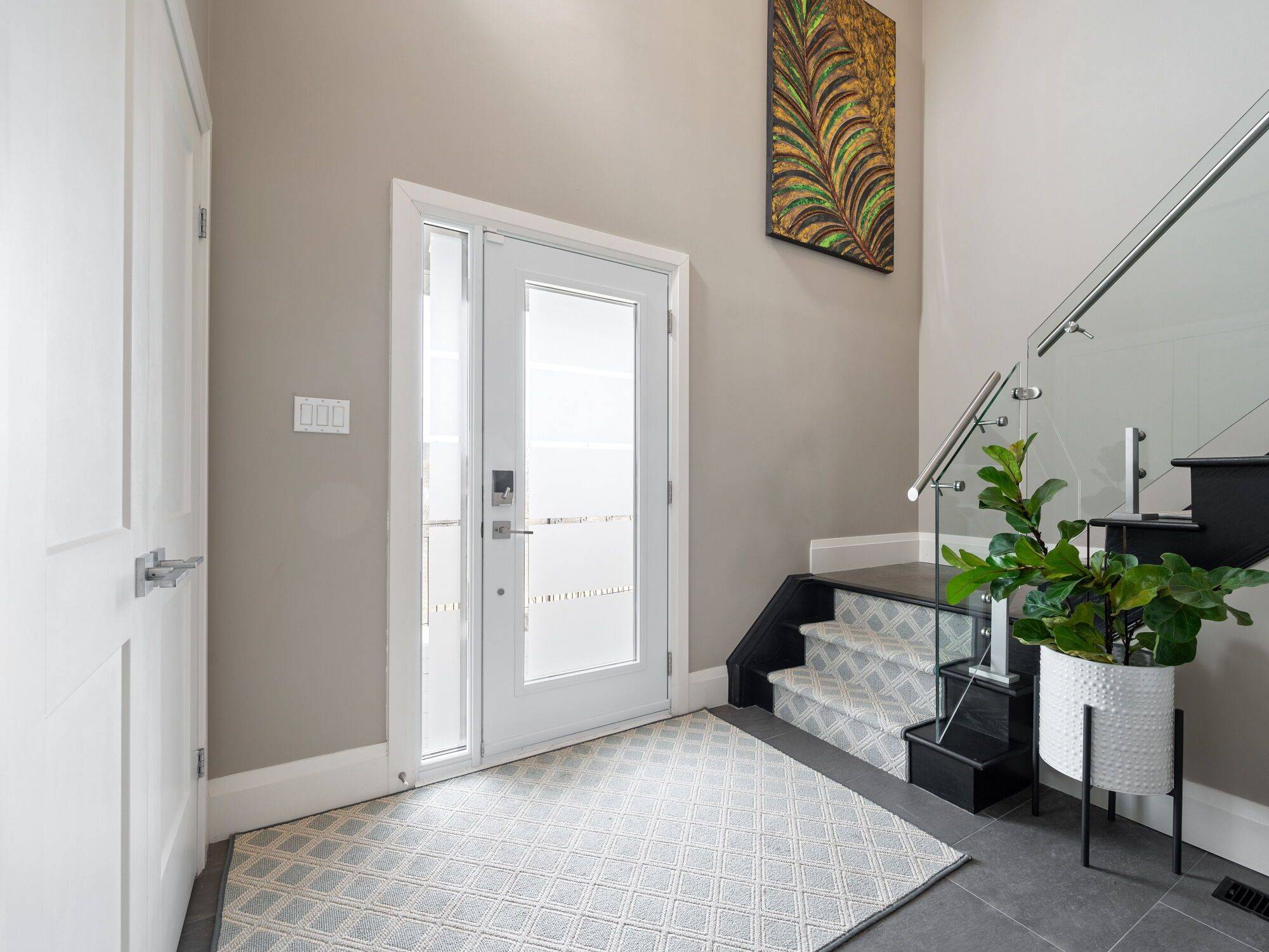 Hamilton, ON L8E 6G4,484 Millen RD #2