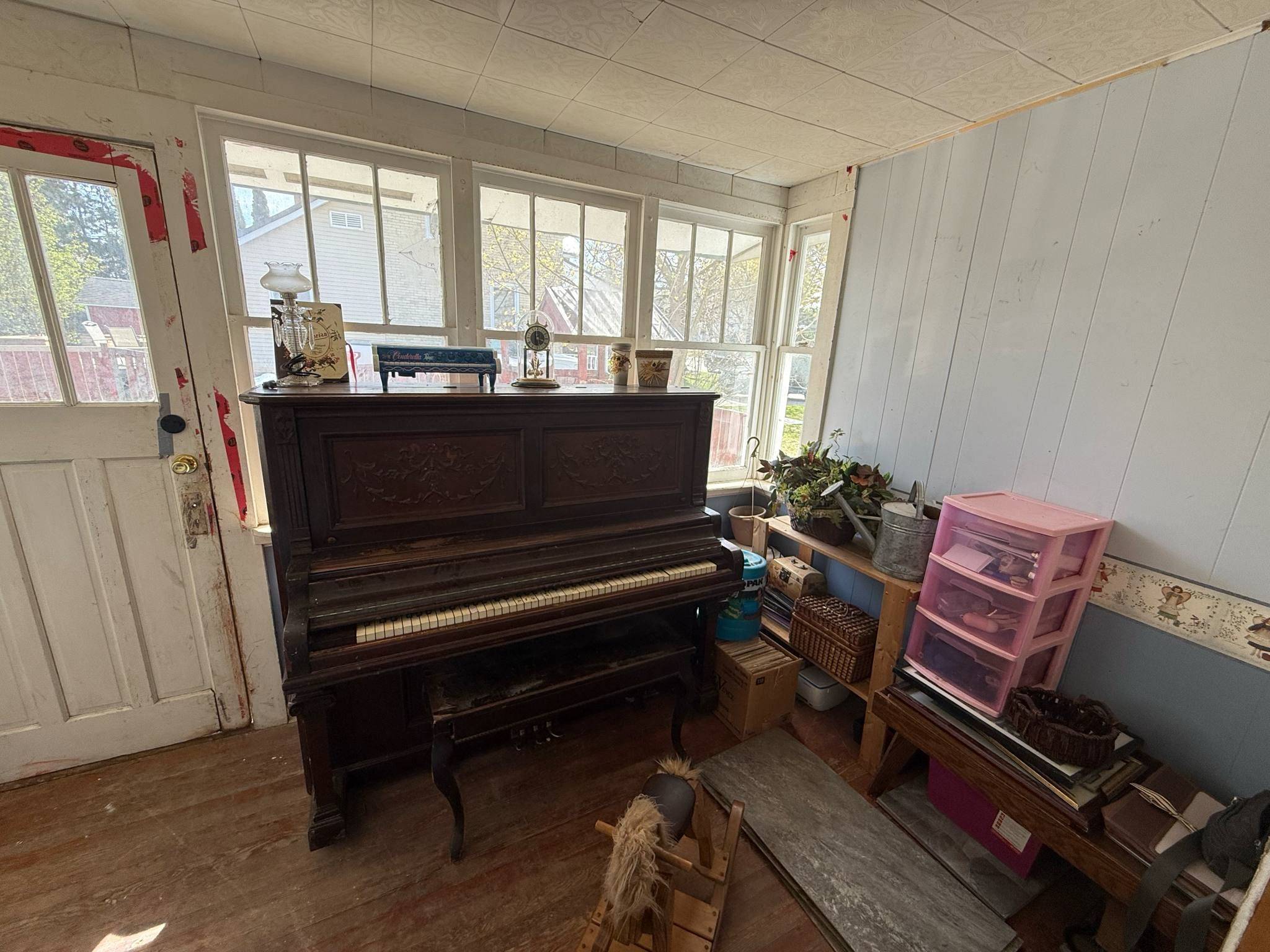 North Huron, ON N0G 2W0,365 Minnie ST