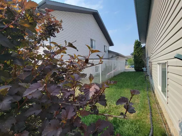 Grande Prairie, AB T8W2T5,10745 72 AVE