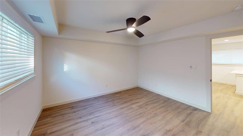 Dallas, TX 75203,715 N Lancaster Avenue #301