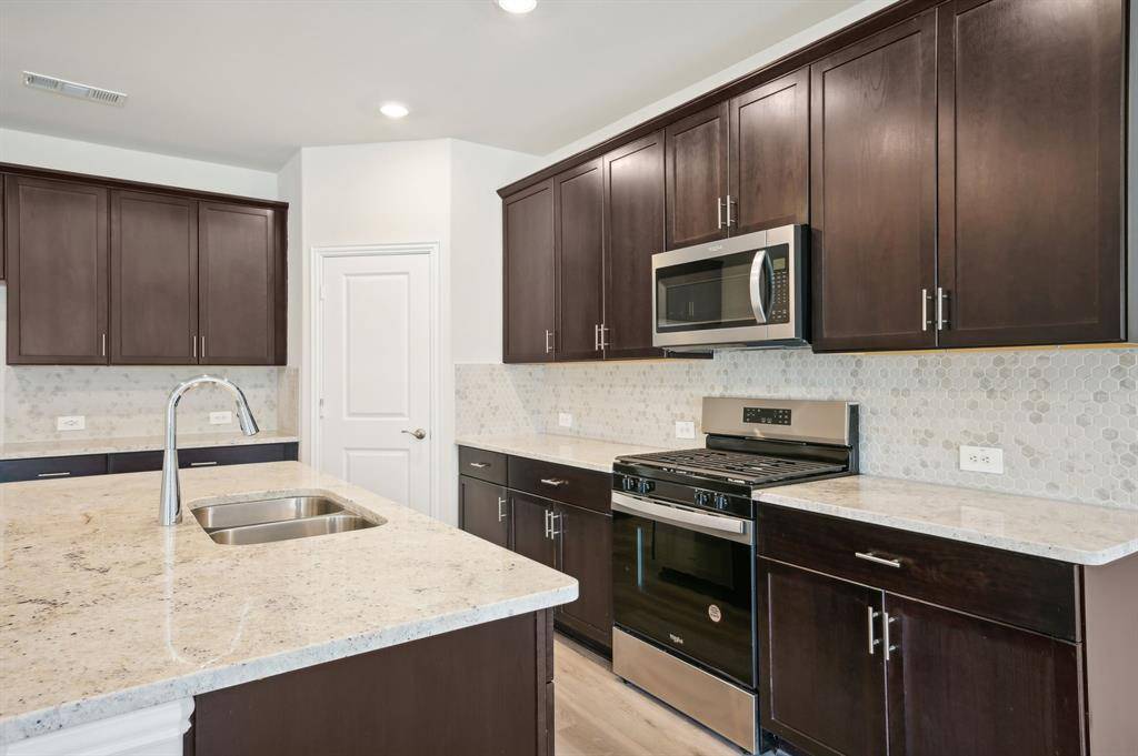 810 Tidal Drive, Princeton, TX 75071