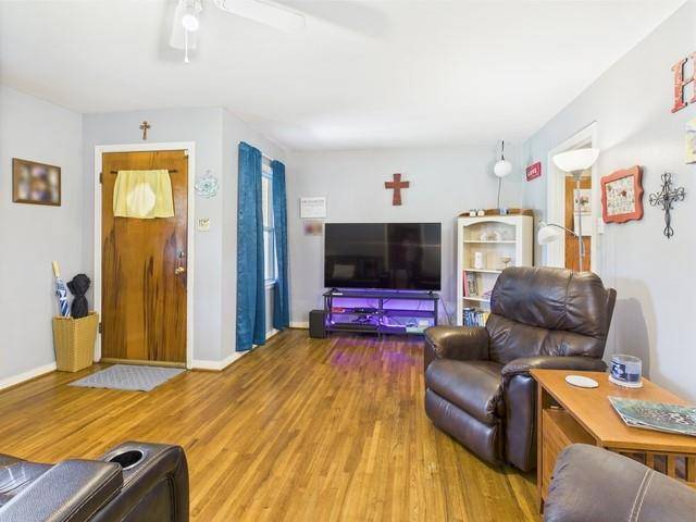 Athens, TX 75751,104 Sunny Lane