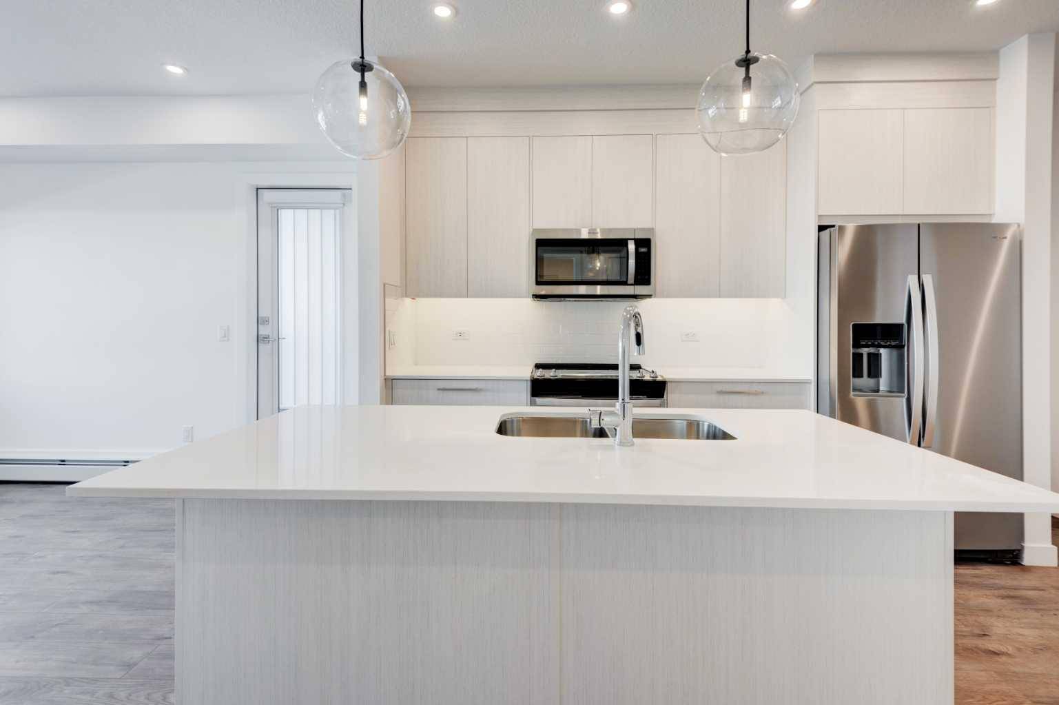 Chestermere, AB T1X 2Y2,6 Meganser DR West #3304