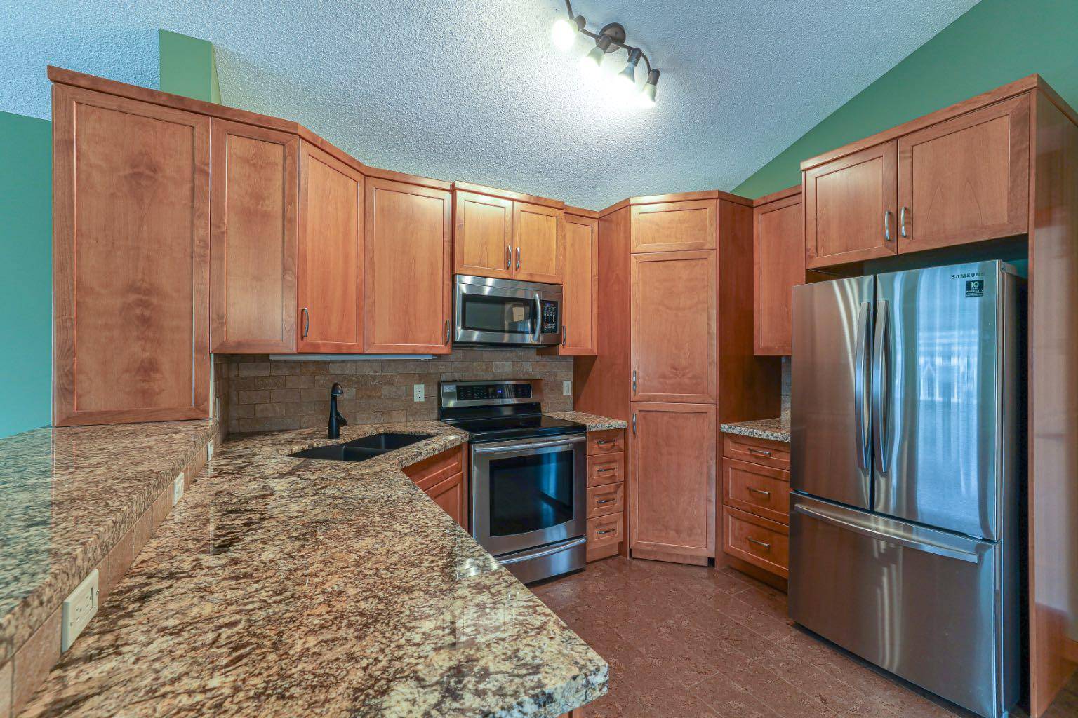 10720 Hidden Valley DR NW, Calgary, AB T3A5K3