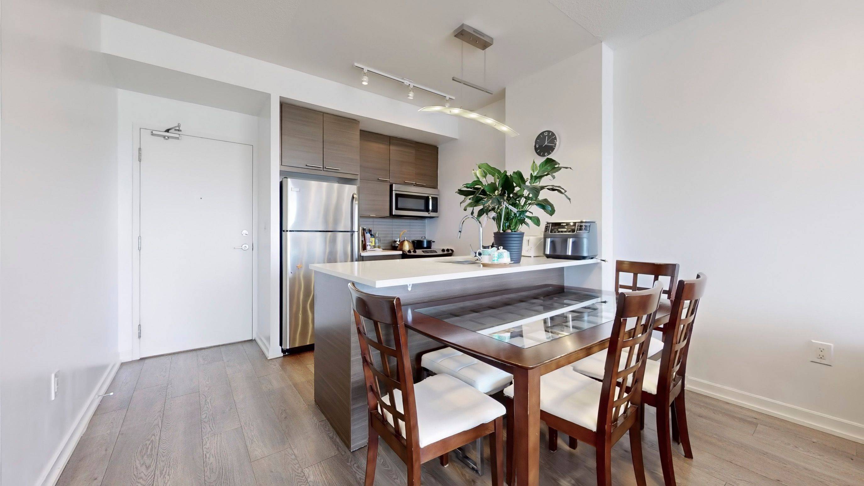 Toronto C15, ON M2J 1M6,66 Forest Manor RD #2305