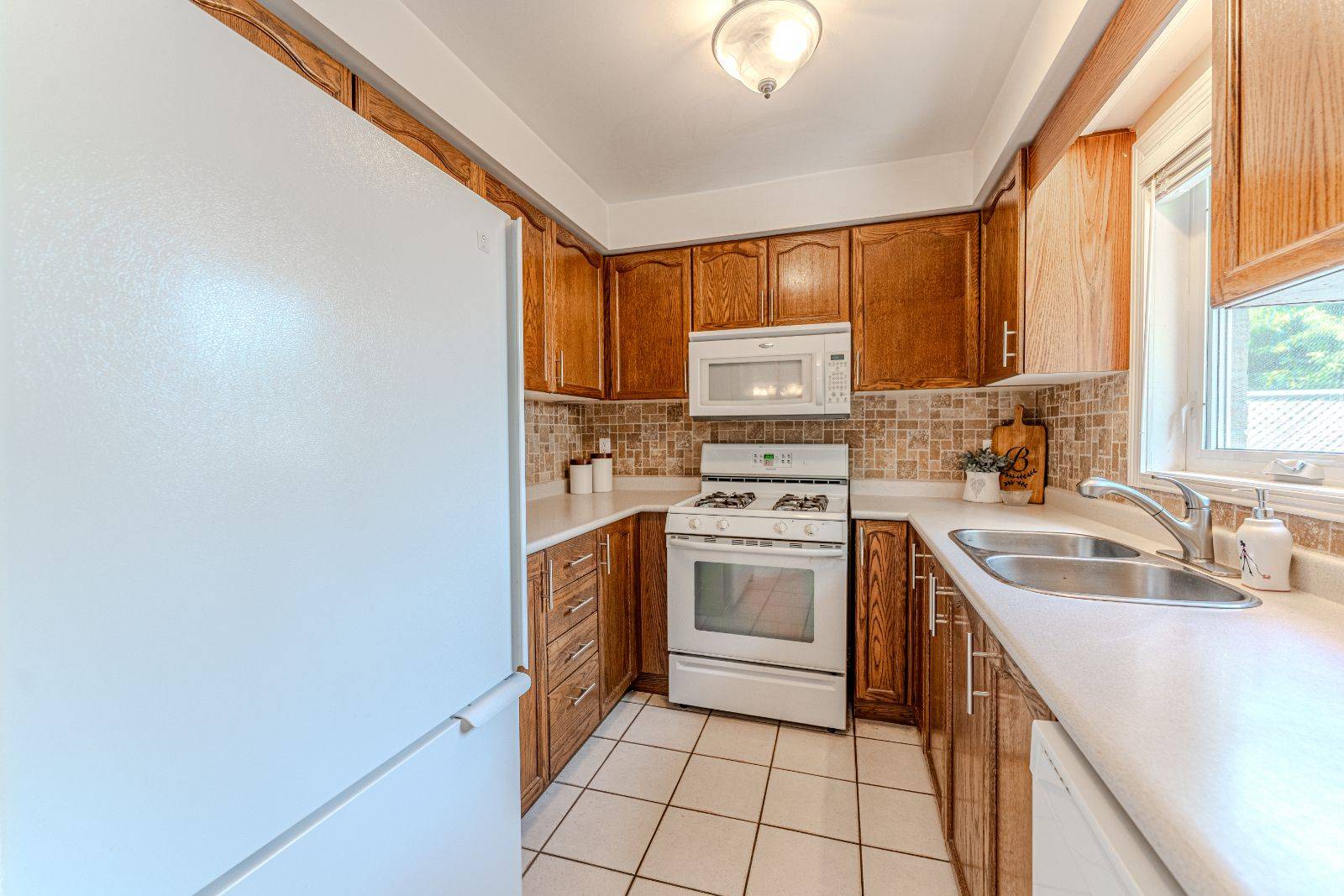 Bradford West Gwillimbury, ON L3Z 3A8,60 Noble DR