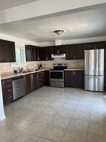 Barrie, ON L4N 2N4,208 Tiffin ST