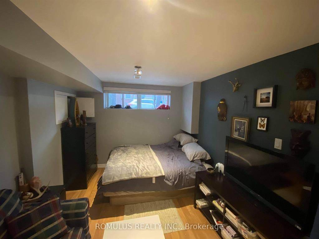 Toronto W02, ON M6N 5C2,79 Tarragona BLVD #2