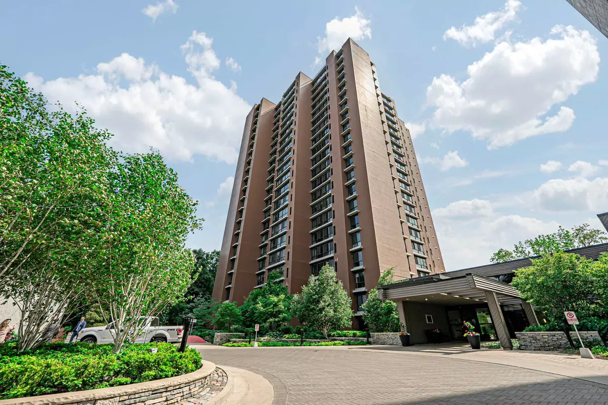 Mississauga, ON L5E 3E1,1400 Dixie RD #408
