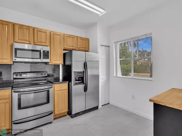 Tamarac, FL 33319,6028 Woodlands Blvd