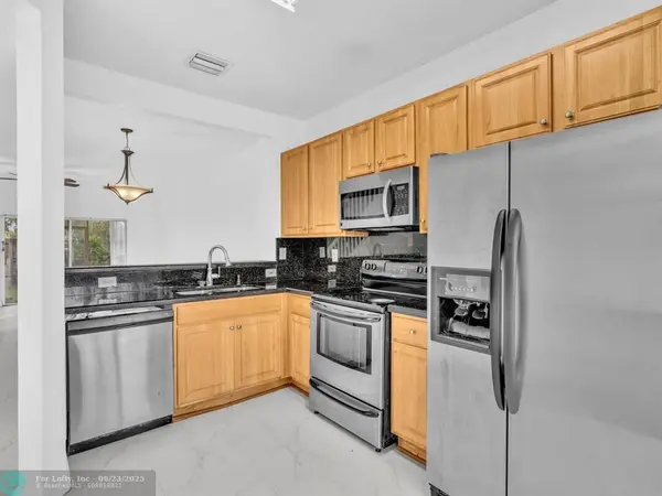 Tamarac, FL 33319,6028 Woodlands Blvd