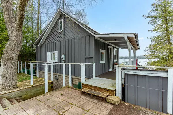 South Bruce Peninsula, ON N0H 1A0,24 Islandview DR