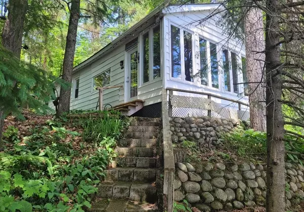 Gravenhurst, ON P1P 1R3,1038 FITCHETT LN