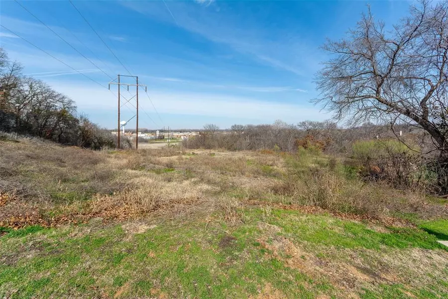 2109 Lakehill Court, Arlington, TX 76012